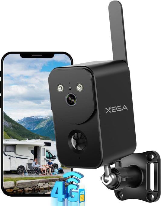 XEGA 4G-fähige Überwachungskamera mit Wandhalterung und Antenne neben einem Smartphone, das die Kameraansicht einer Wohnmobilszene in den Bergen zeigt. Mit 4G-Symbol zur Verdeutlichung der mobilen Konnektivität